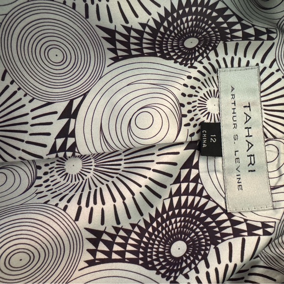 Tahari dark navy Blazer and Skirt Set with Gold Buttons - Picture 4 of 5